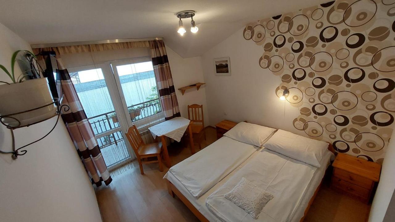 Apartamento Pokoje Do Wynajecia U Lusi Krościenko Habitación foto